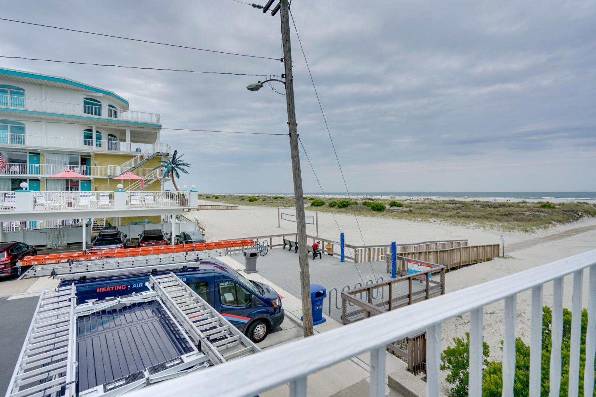Cozy Oceanfront Condo With Pool And Beach Access! Wildwood Crest Bagian luar foto