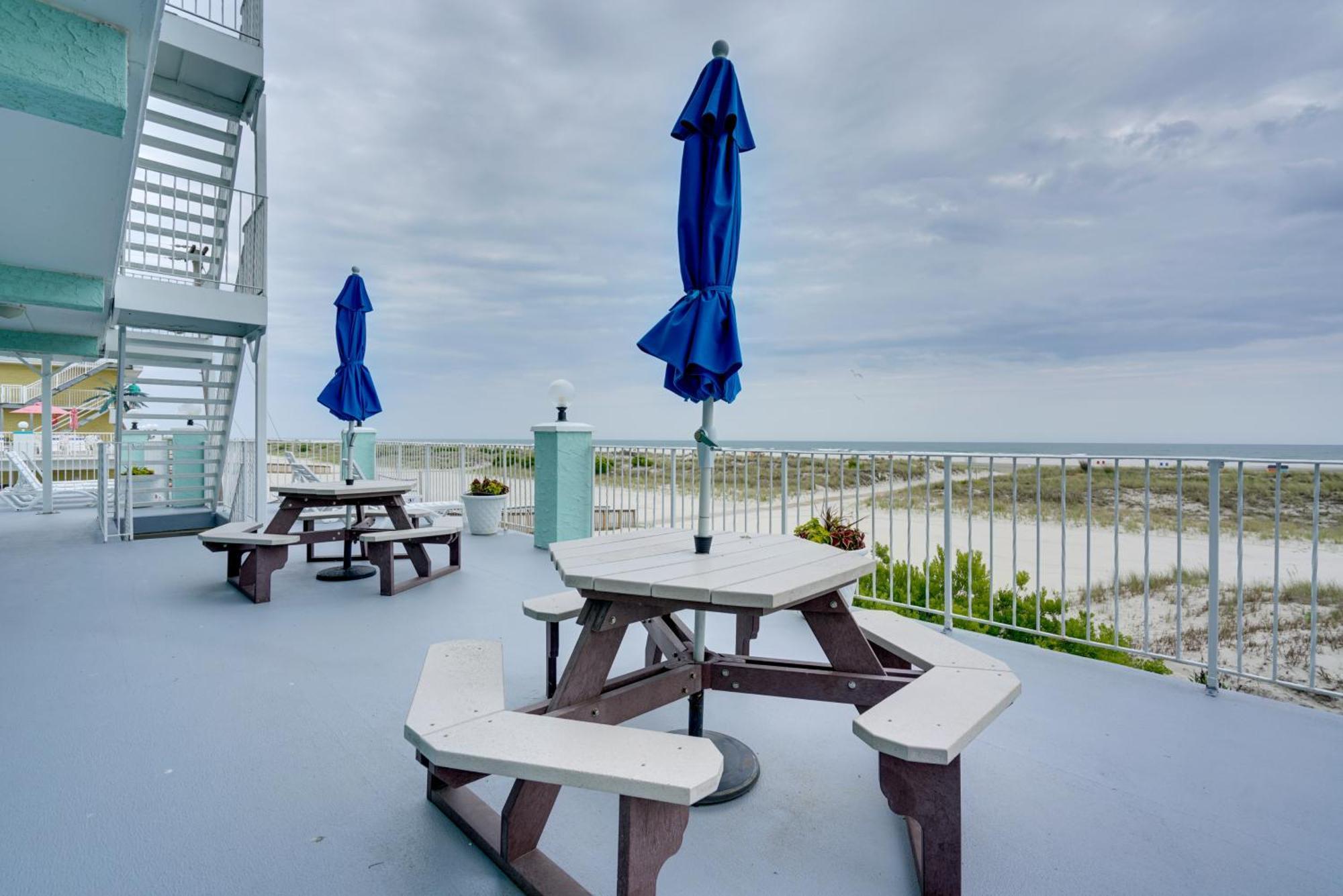 Cozy Oceanfront Condo With Pool And Beach Access! Wildwood Crest Bagian luar foto