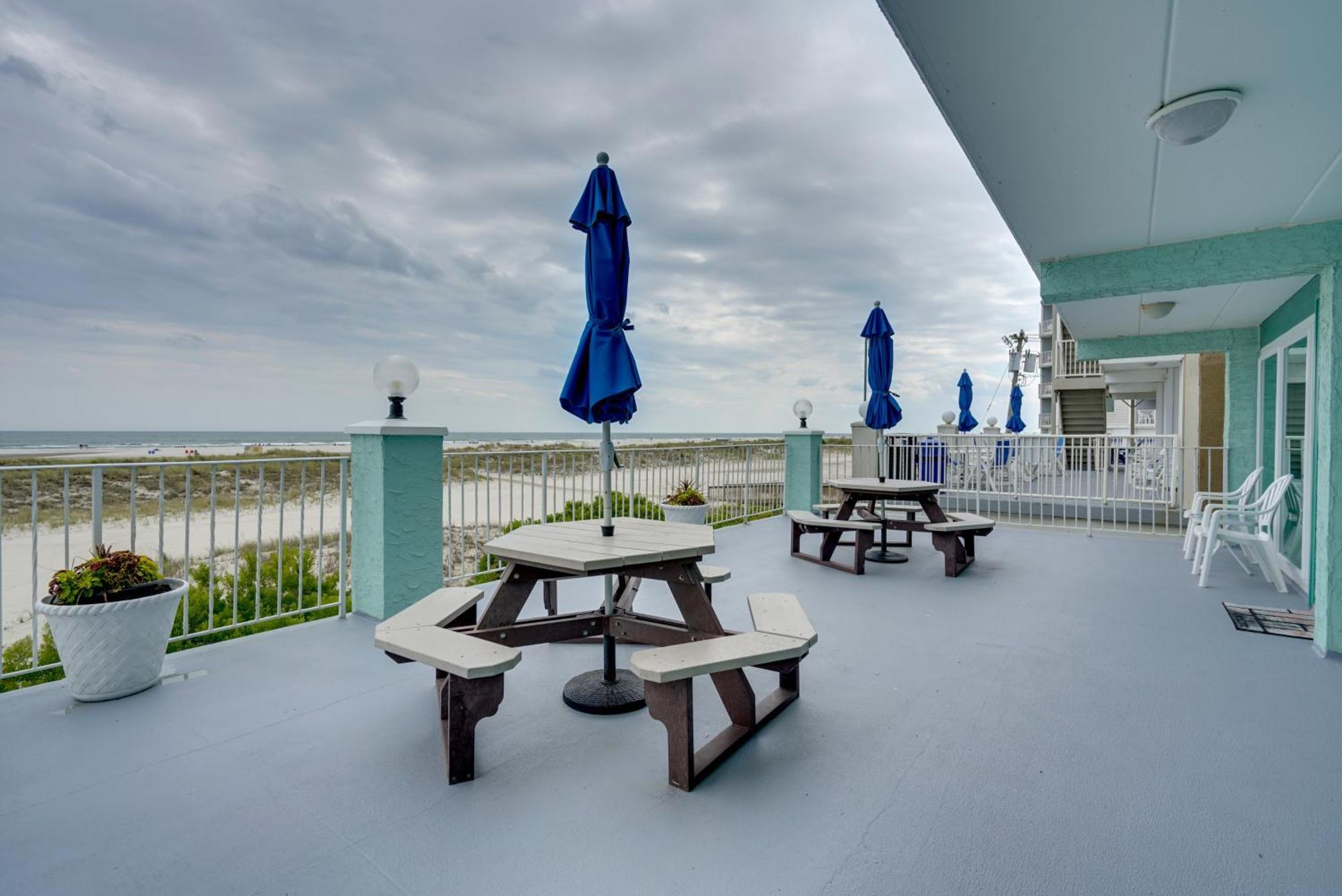 Cozy Oceanfront Condo With Pool And Beach Access! Wildwood Crest Bagian luar foto